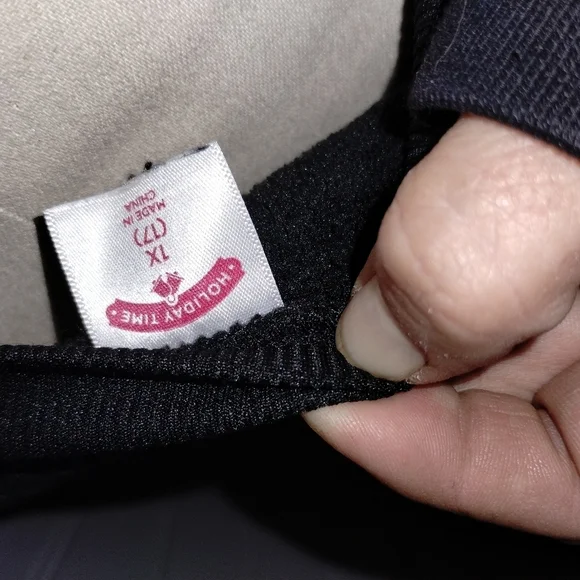 Woman's XL Holiday Time Christmas reindeer sweatshirt - Picture 3 of 5